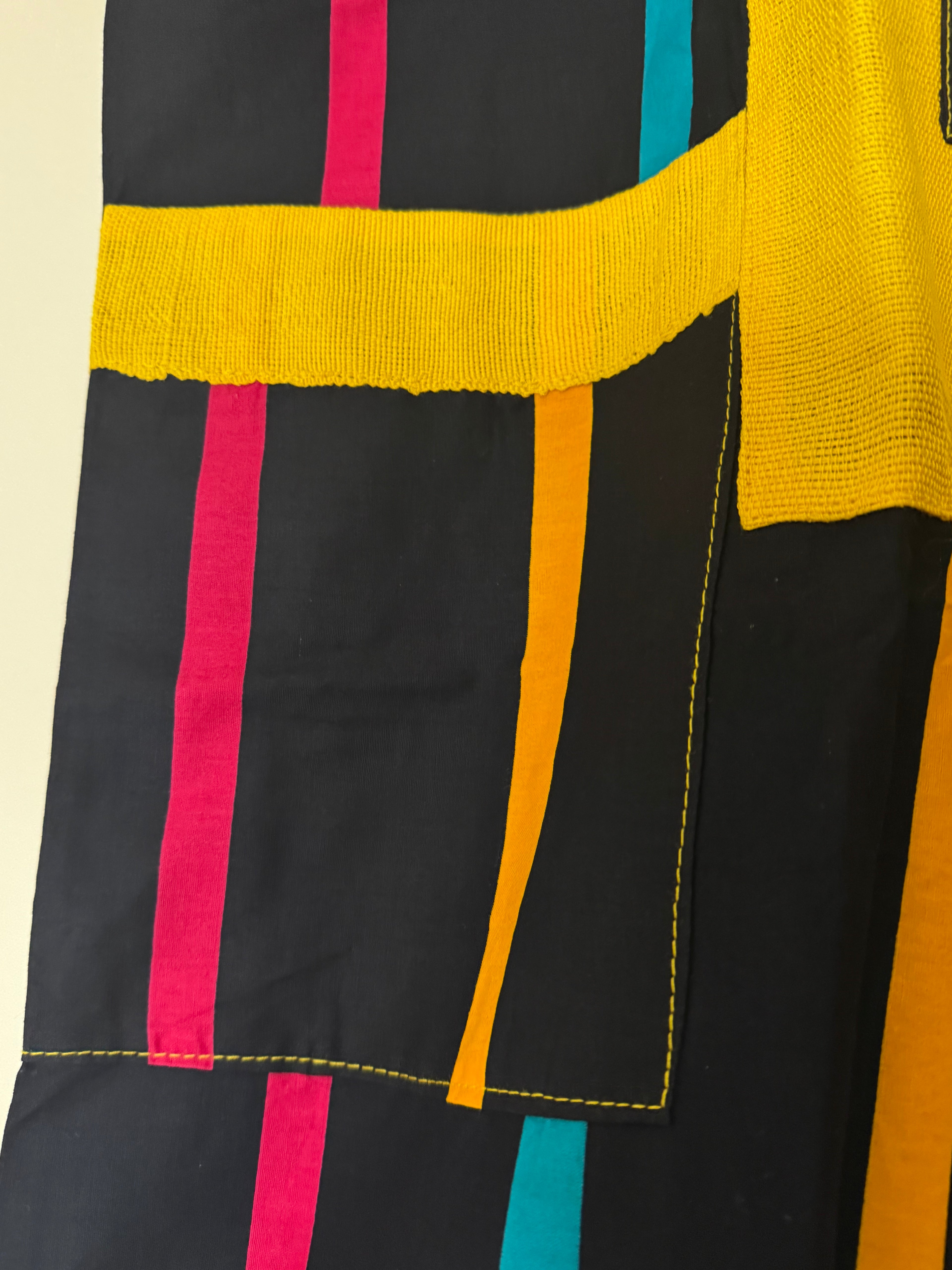 African Print Dress Women’s Fashion
Long Dress. With Two Side Pockets 
Size: Fits.L , XL.