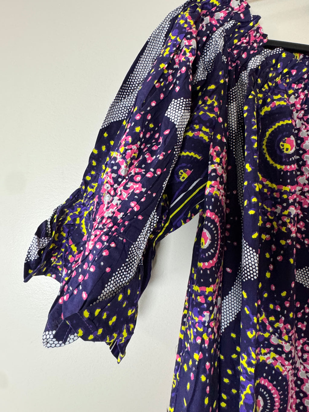 African Print Dress Women’s Fashion. Long Dress with belt and Scarf. 3 Piece sets.
Size: Fits. XL, XXL