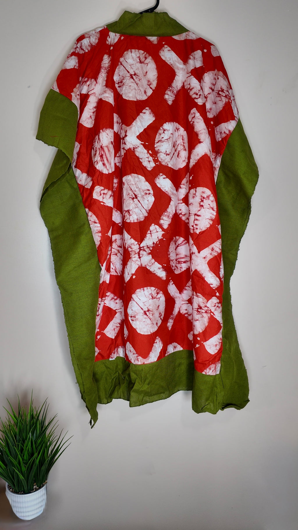 African Print Dress Women’s Fashion. 2 Piece set . Size: Fits L, XL.