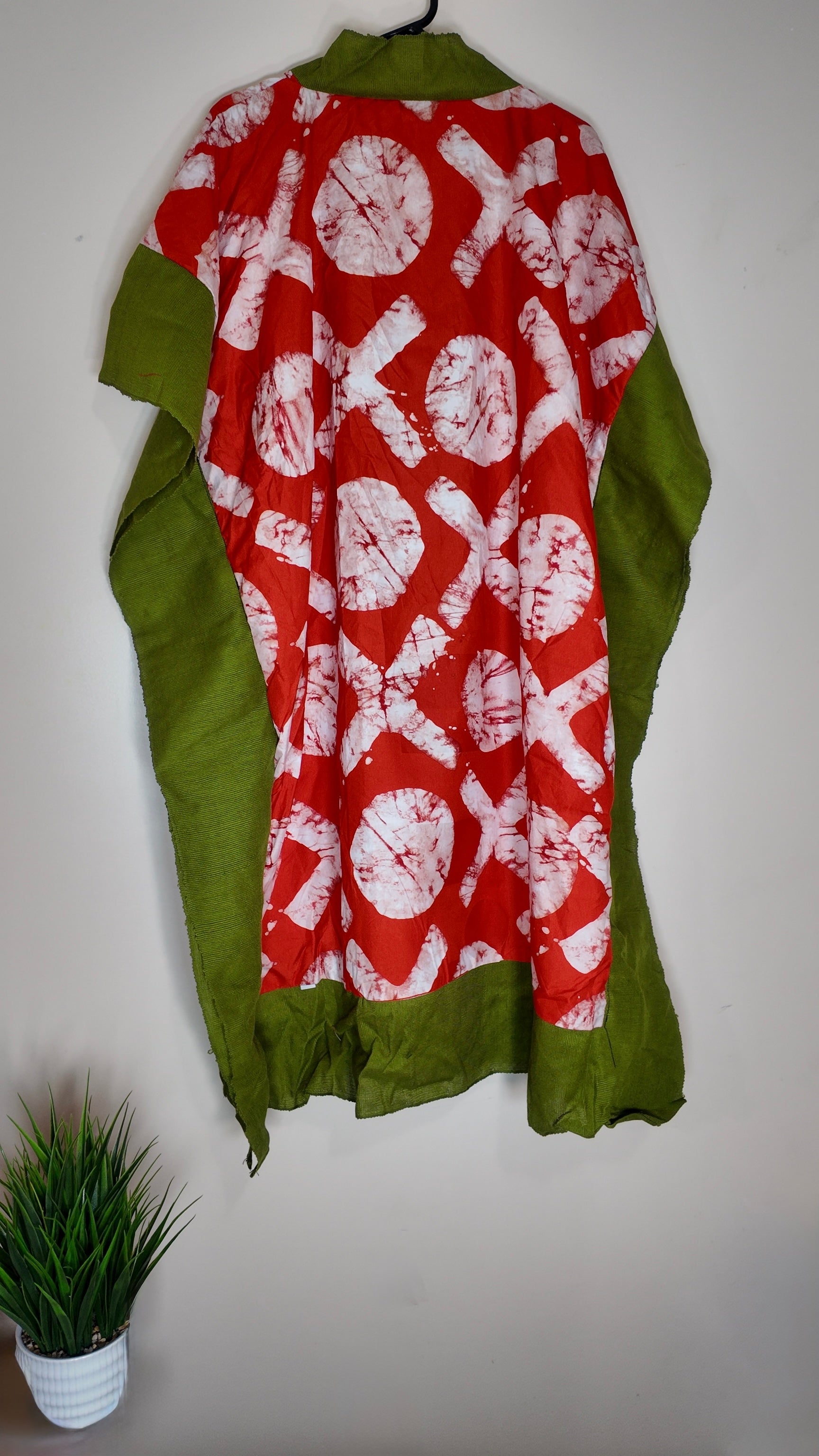 African Print Dress Women’s Fashion. 2 Piece set . Size: Fits L, XL.