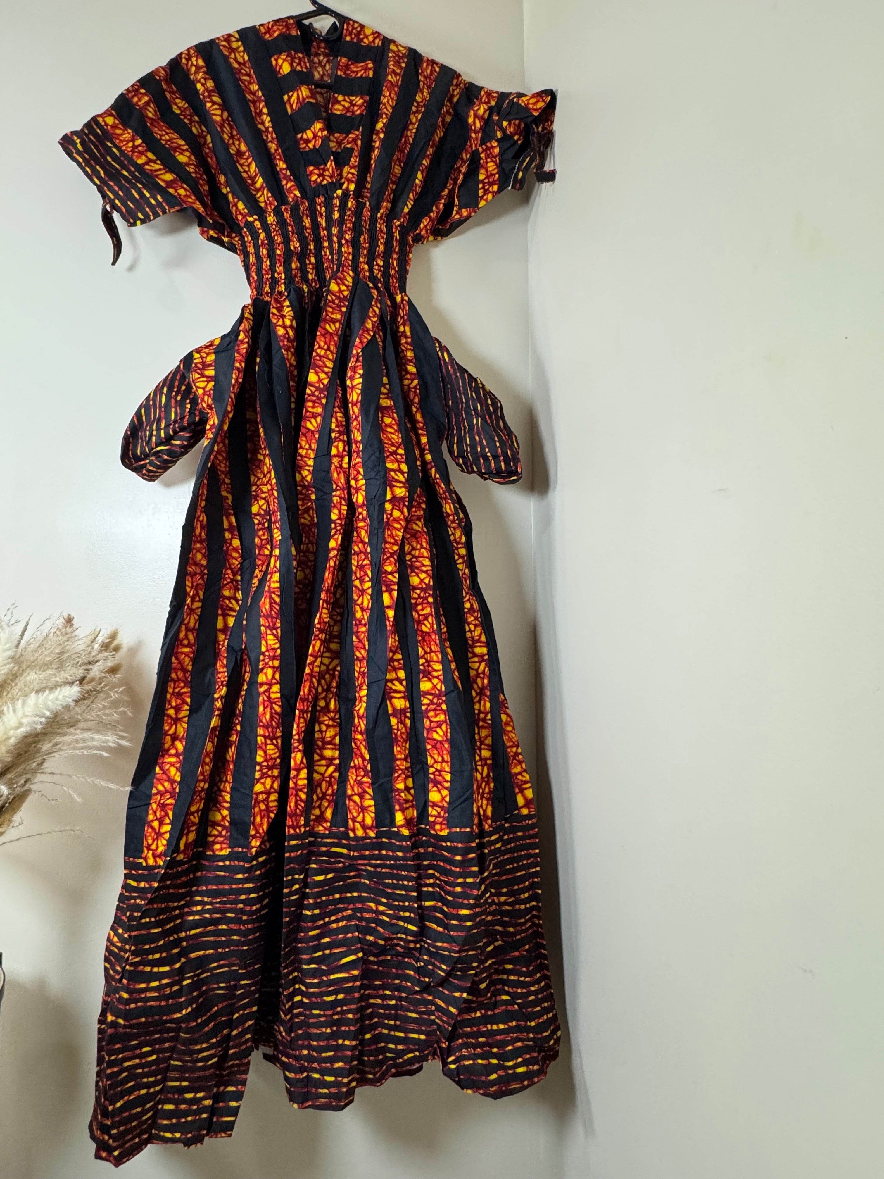 Long Dress.
Size: Fits: L, XL. With Two Pockets Side.
Comfortable, Elegant and Beautiful.