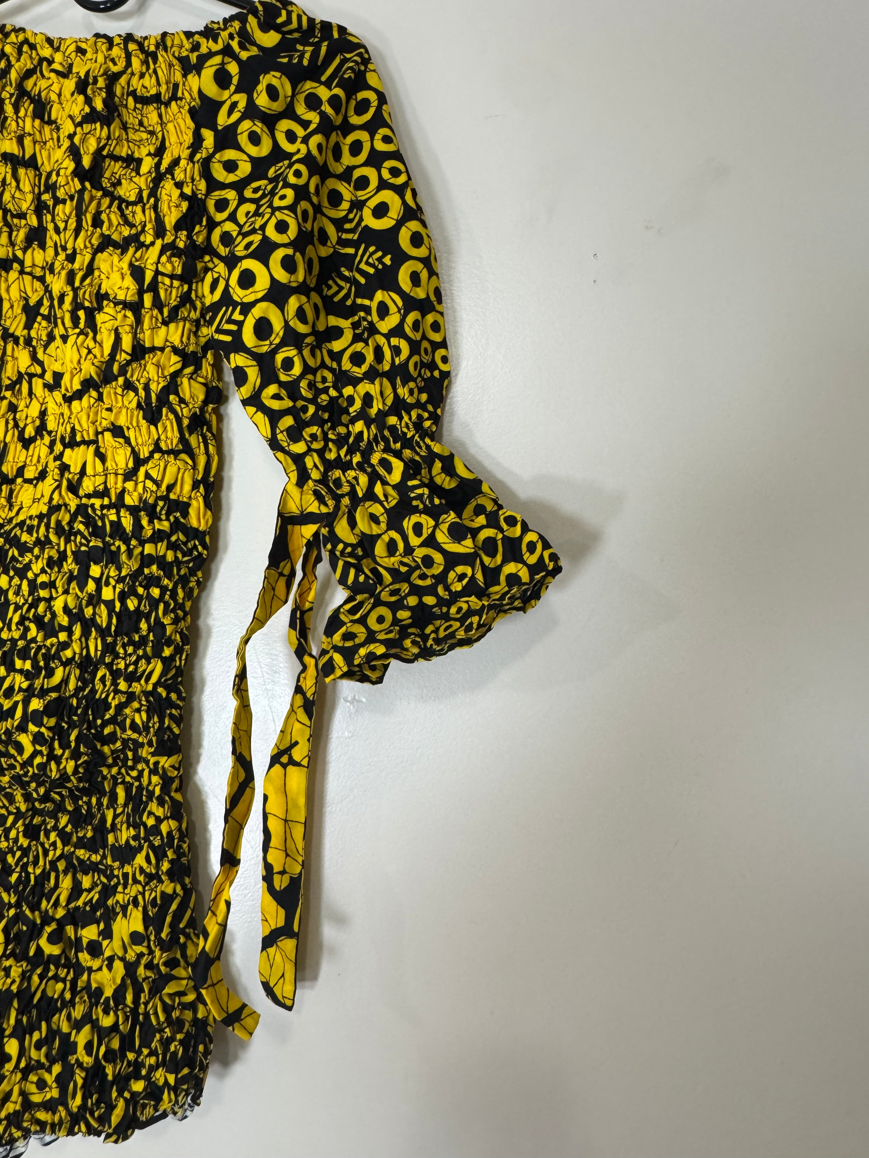 African Print Dress Women’s Fashion. Size: Fits S, M.