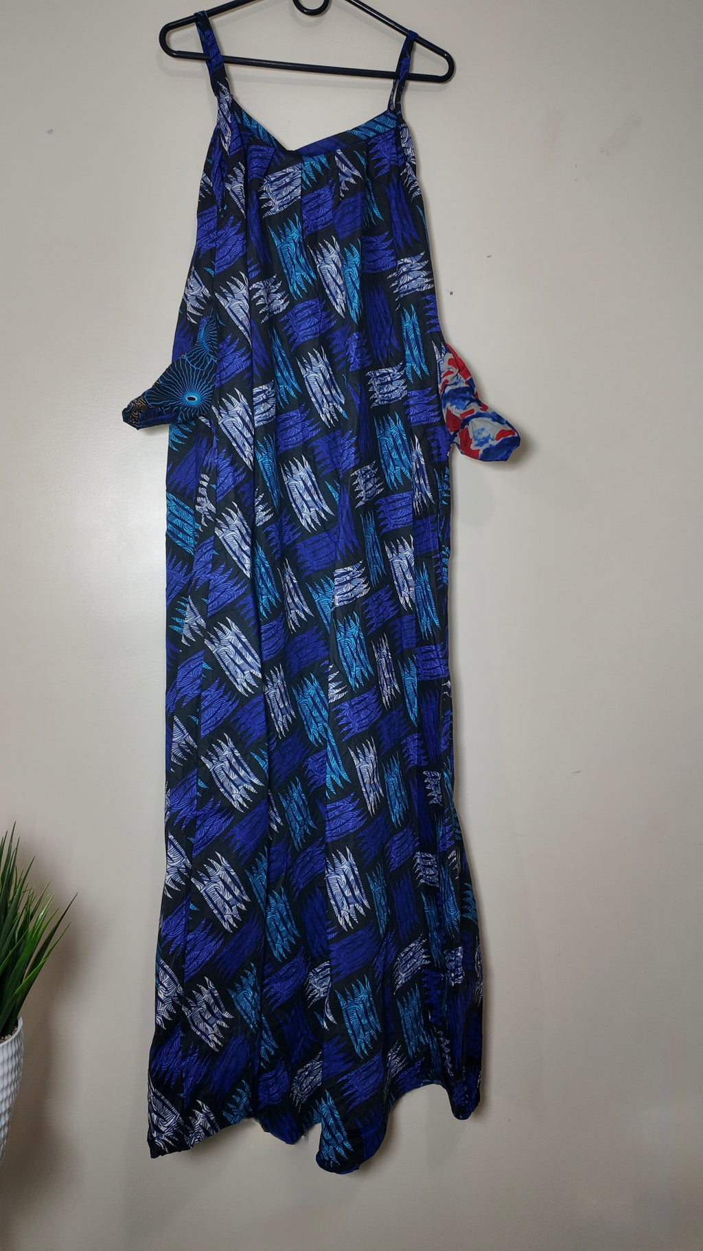 Long Dress With Two Pocket Side. Size: Fits. L, XL, XXL.