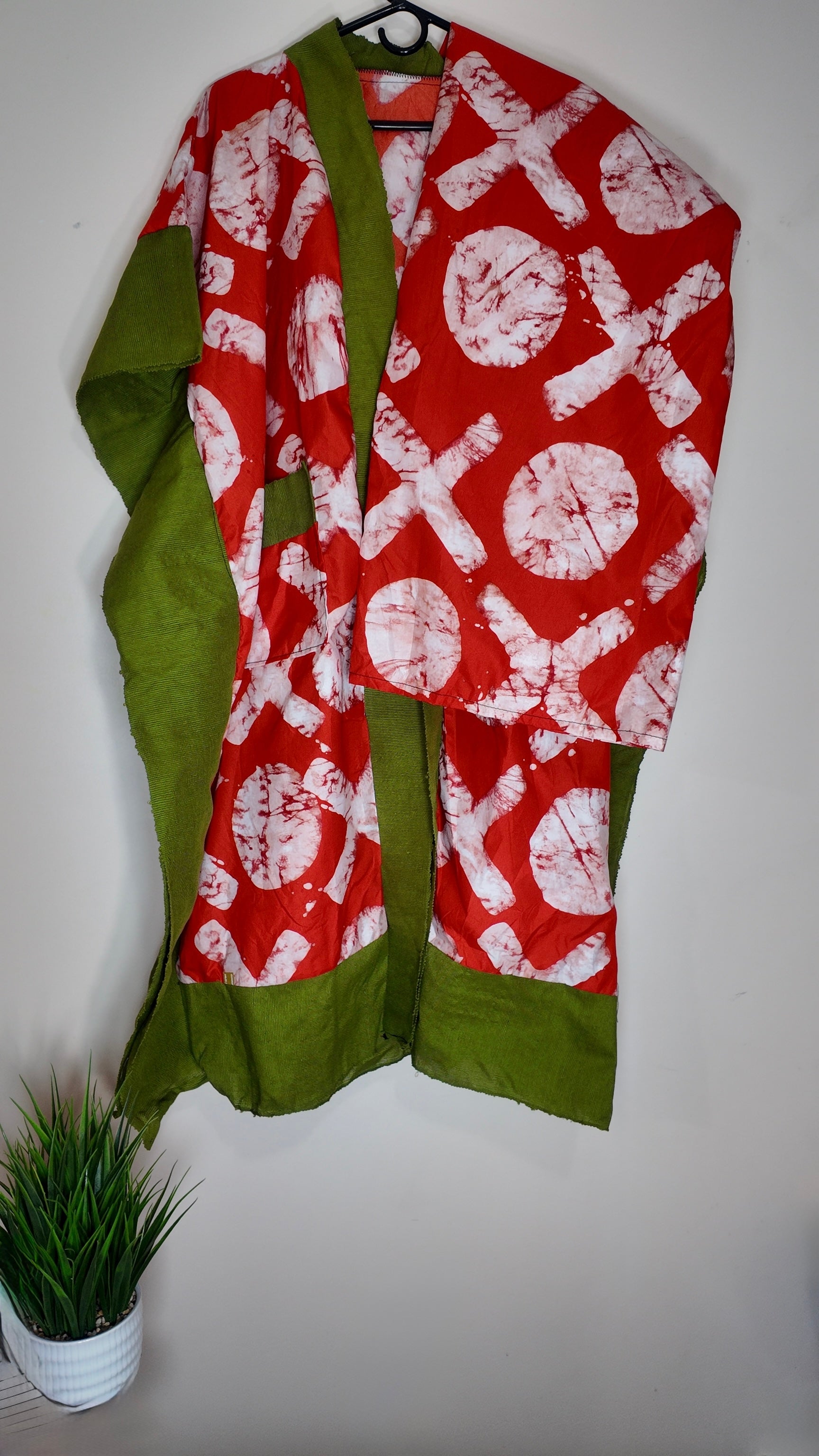 African Print Dress Women’s Fashion. 2 Piece set . Size: Fits L, XL.