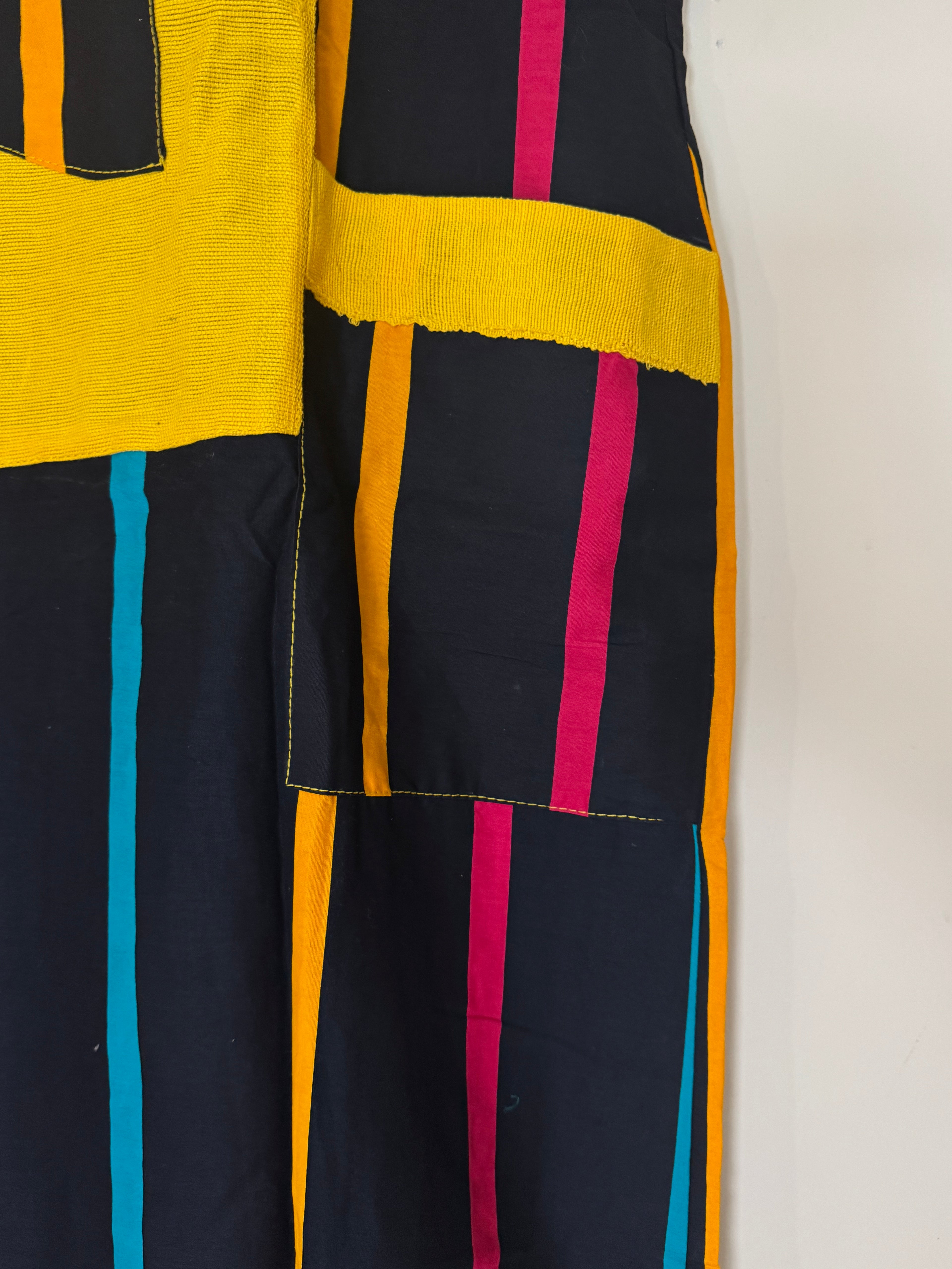 African Print Dress Women’s Fashion
Long Dress. With Two Side Pockets 
Size: Fits.L , XL.