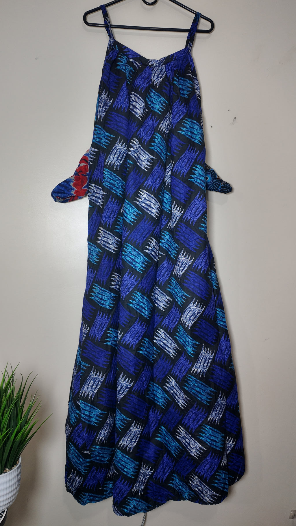 Long Dress With Two Pocket Side. Size: Fits. L, XL, XXL.