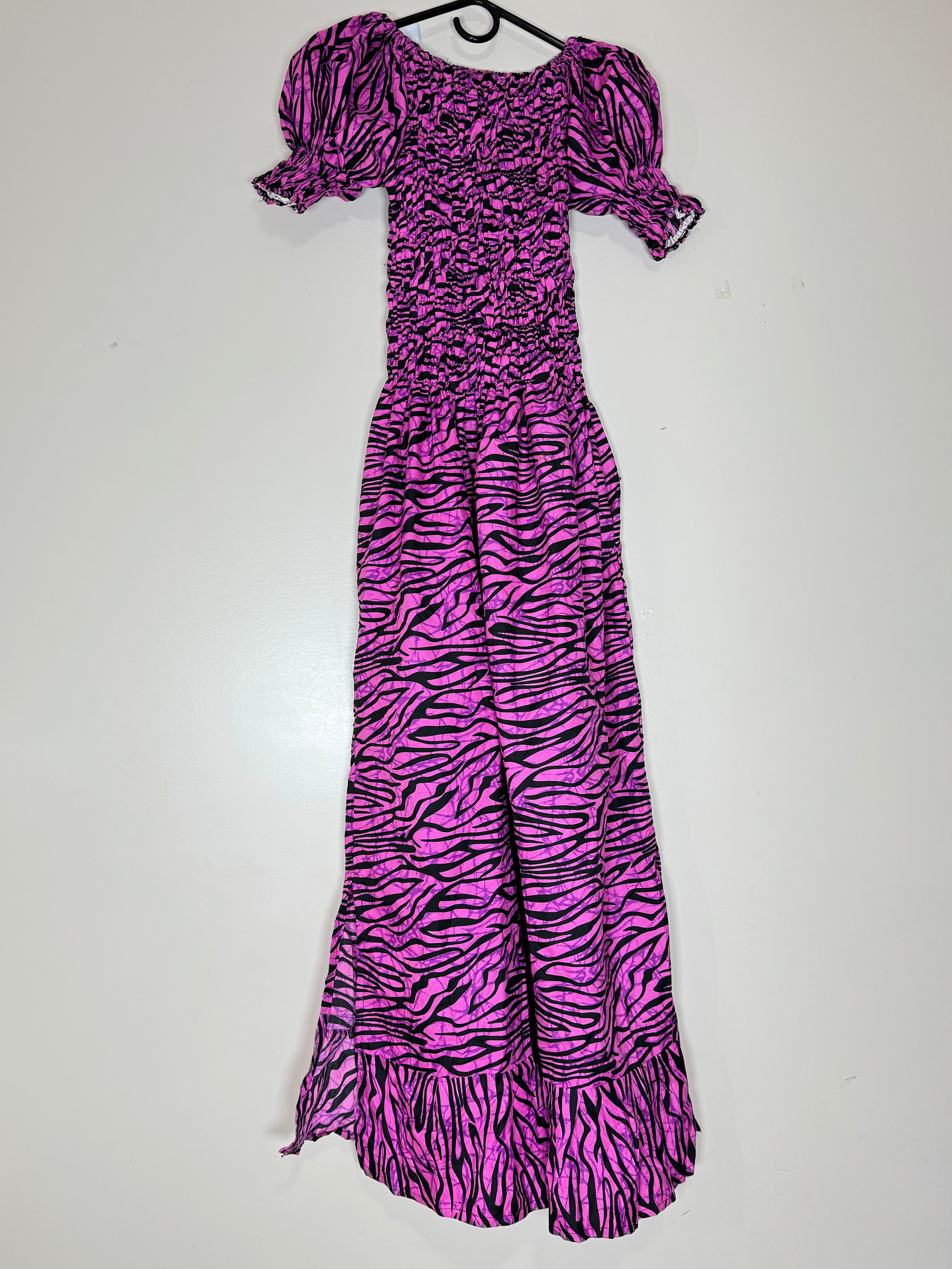 African Print Dress Women’s Fashion. Smocked Dress.
Size: Fits S, M ,