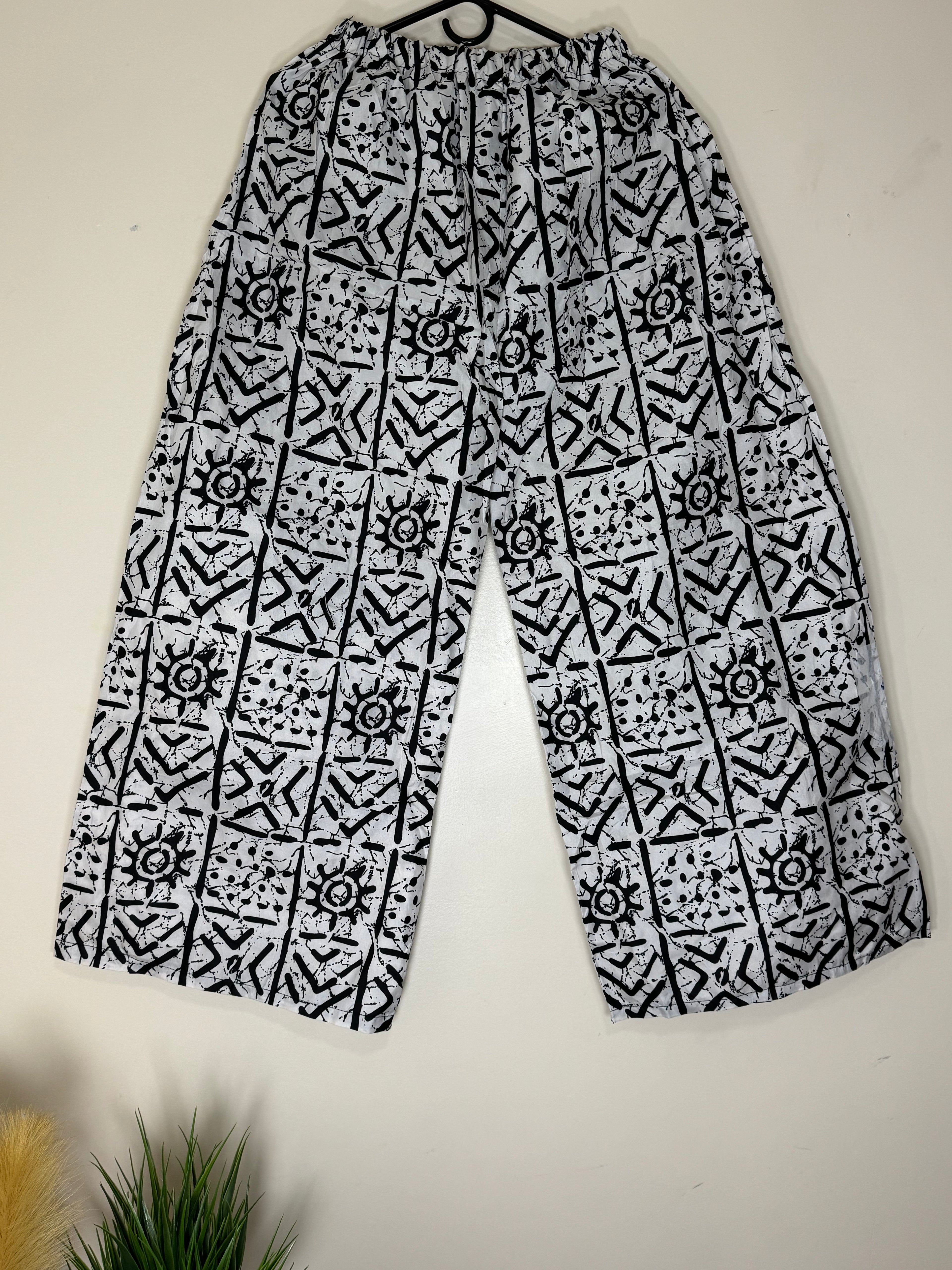 African Print Dress Women’s Fashion. 2 Piece set . Size: Fits , L,