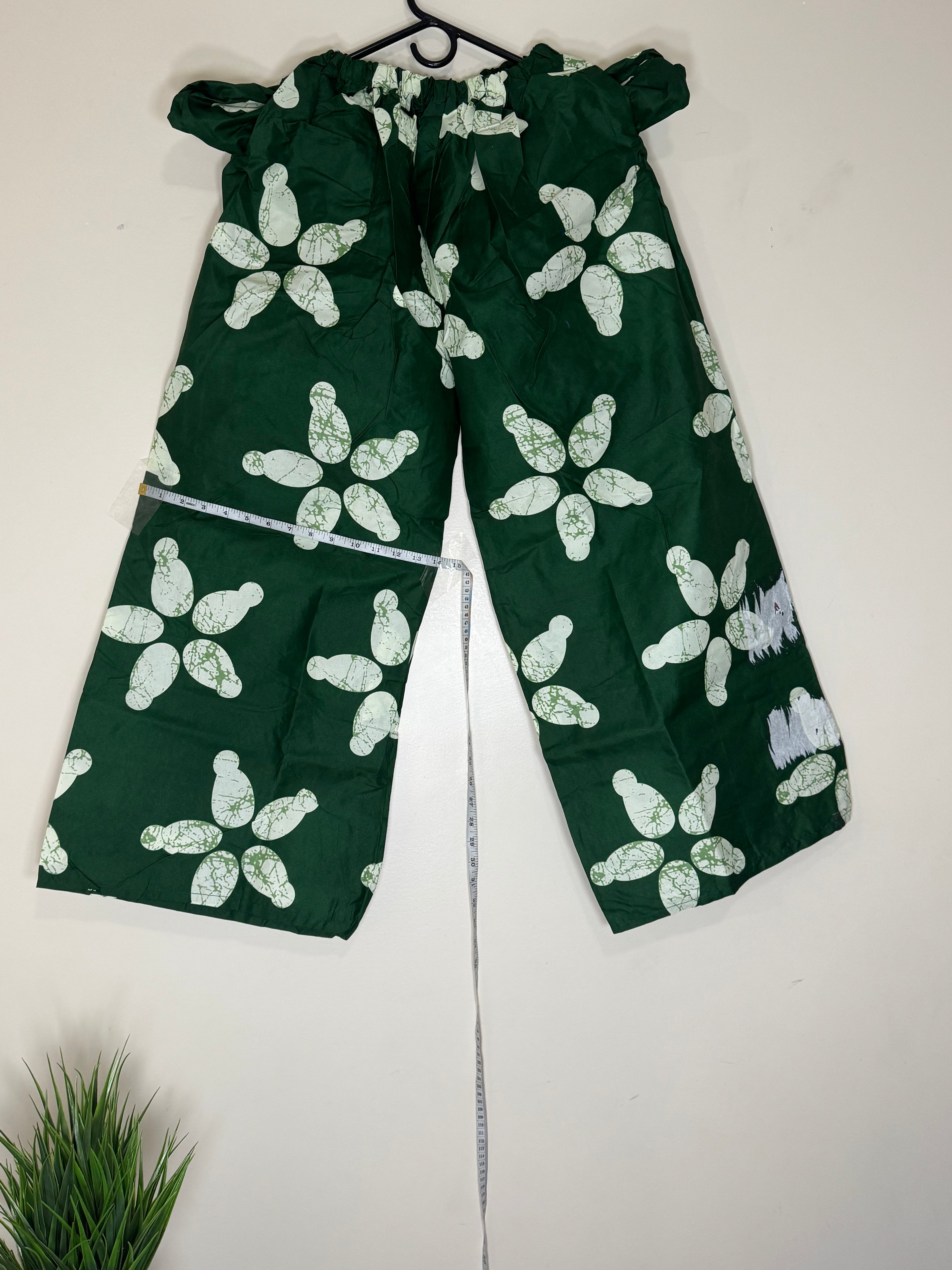 African Print Dress Women’s Fashion. Top And Pant. With Two Side Pockets Size. L