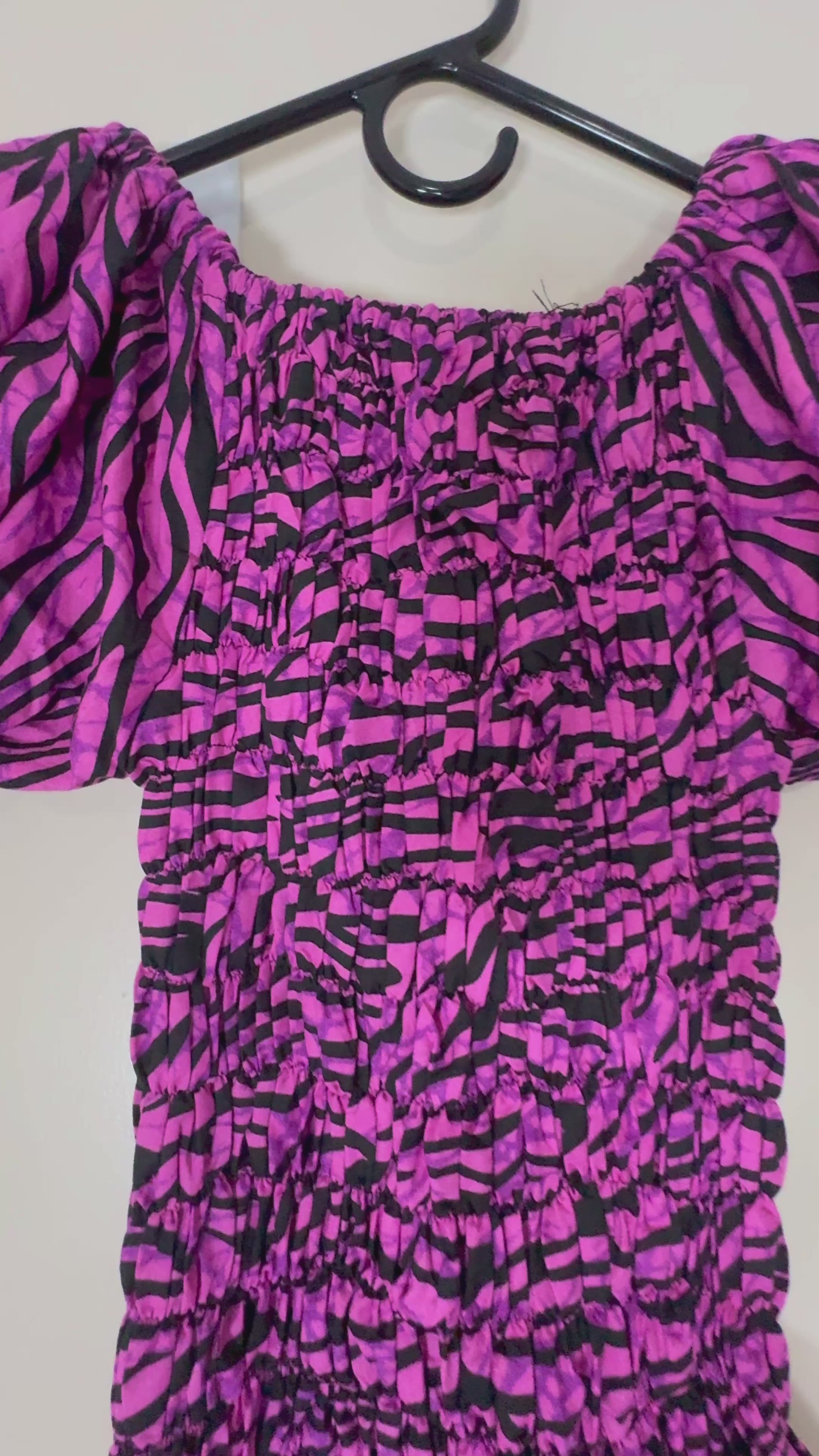 African Print Dress Women’s Fashion. Smocked Dress.
Size: Fits S, M ,